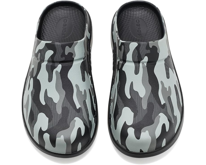 OOFOS Oocloog Luxe Clogs Ночной камуфляж