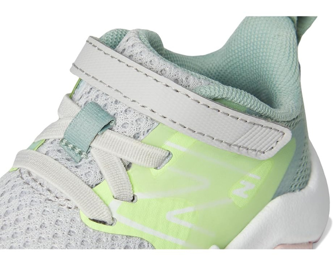 Детские кроссовки New Balance Rave Run v2 с эластичными шнурками и верхней липучкой для малышей