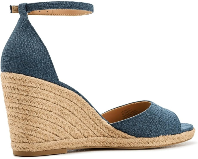 Босоножки-танкетки Felyn из коллекции эспадрилий Vince Camuto