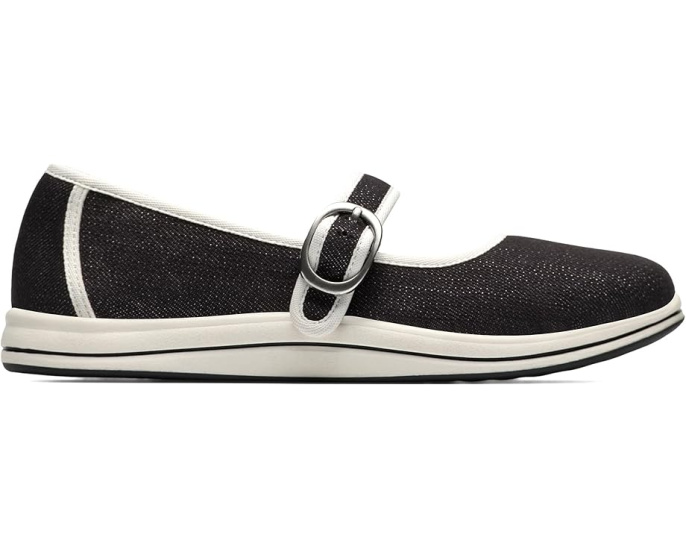 Балетки Breeze Janey от Clarks с регулируемой пряжкой и стелькой Cloudsteppers