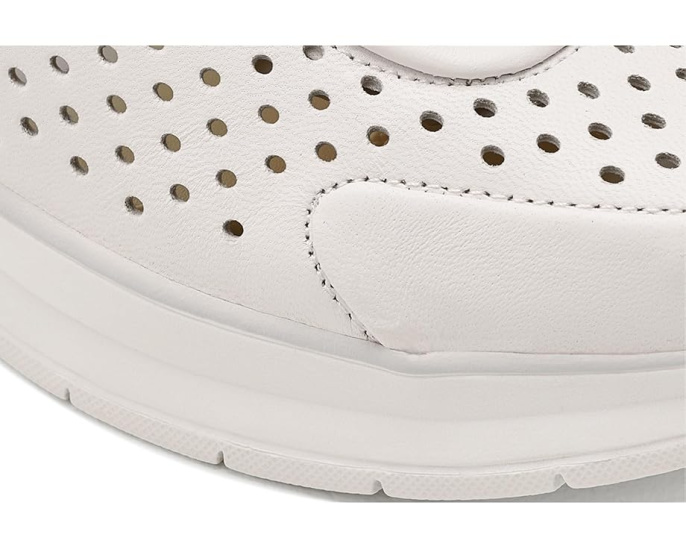 Кроссовки Naturalizer Adapt-Perf с перфорацией и технологией Contour + Comfort
