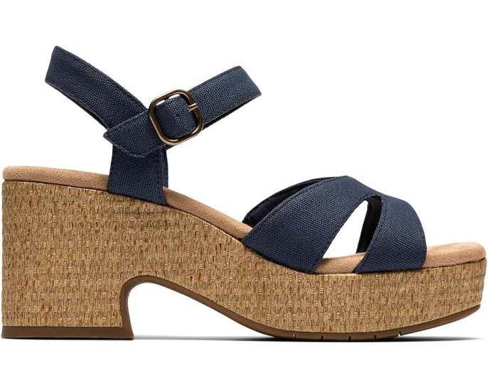 Сандалии Nerisa Twist Clarks на удобном каблуке с ремешками и стелькой Ultimate Comfort