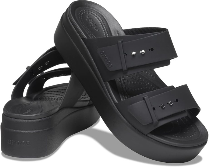 Сандалии Crocs Brooklyn Buckle Low Wedge с платформой и пеной LiteRide