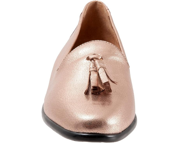 Лоферы Trotters Liz Tassel с миндалевидным носком и кисточкой