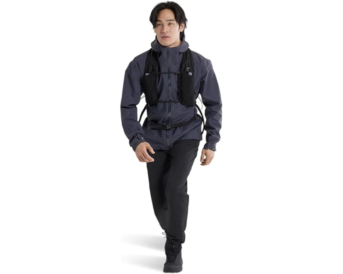 Куртка Arc'teryx Beta с технологией GORE-TEX и встроенным отражателем RECCO