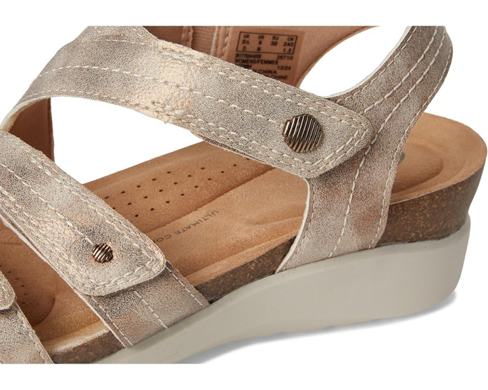 Босоножки Clarks Calenne Clara на клине с ремешками из кожи