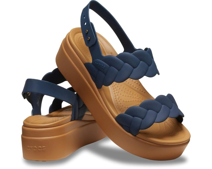 Сандалии Crocs Brooklyn с низким клином и плетеным верхом