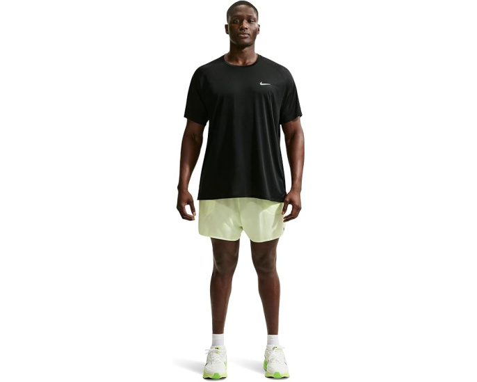 Беговой топ Nike Stride Dri-FIT Adv с коротким рукавом