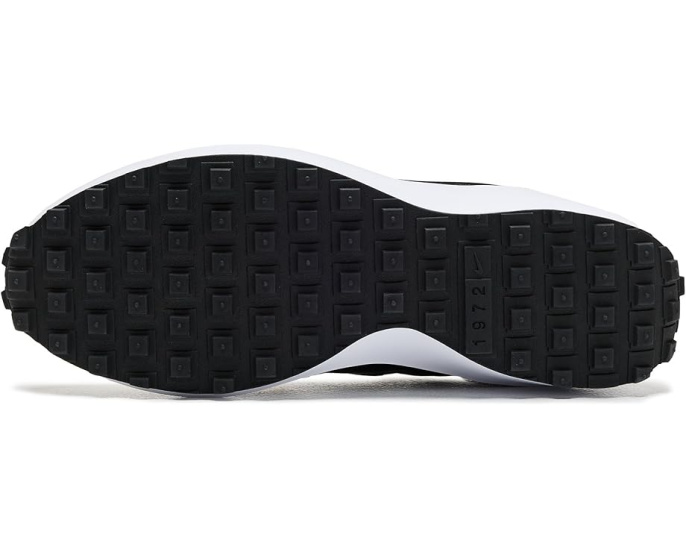 Кроссовки Nike Waffle Debut с вафельной подошвой и замшевыми вставками