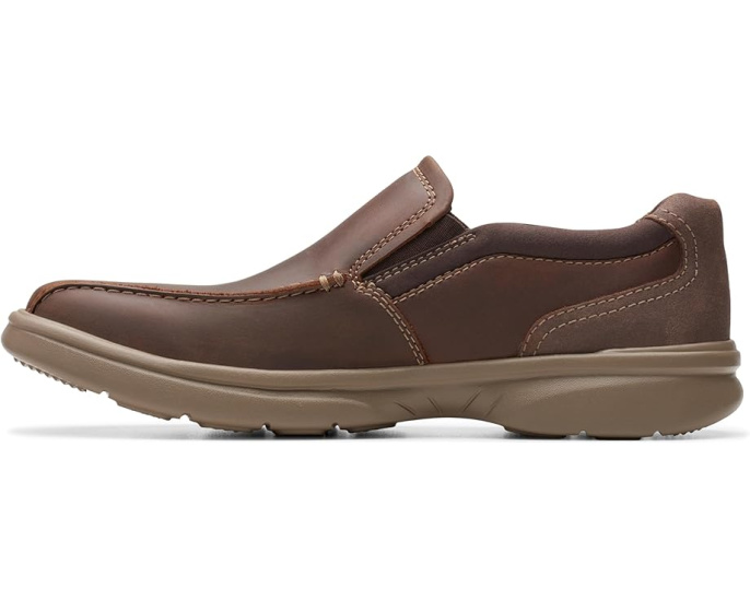 Слипоны Bradley Step от Clarks с технологией Contoured Comfort