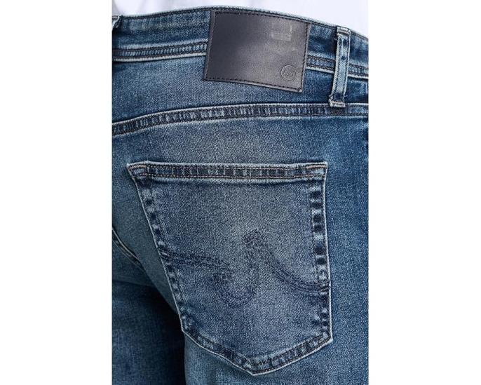 Graduate Tailored Leg Jeans in Turntable