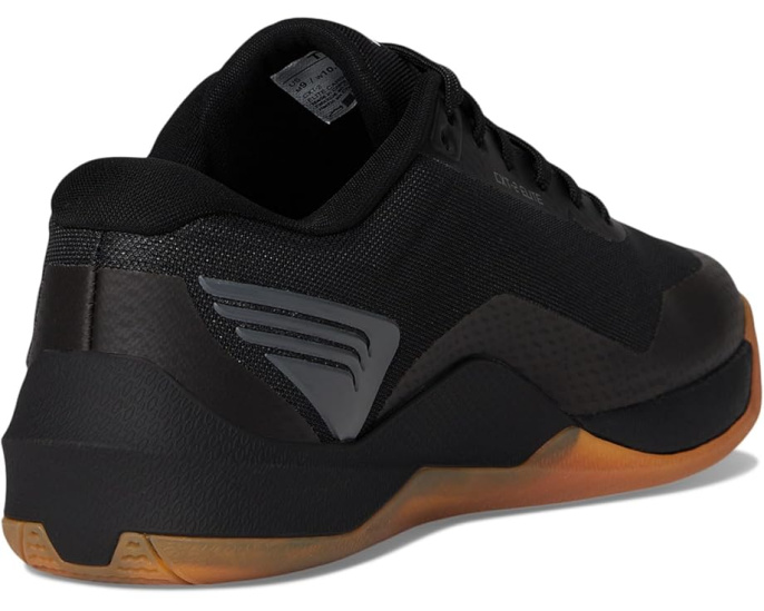 Кроссовки TYR Carbon Elite Trainer с карбоновой пластиной и пеной SURGENRG