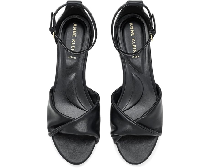 Сандалии Anne Klein Whitby с квадратным носком на танкетке