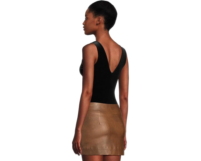 Боди Commando Velvet Deep-V с глубоким вырезом из бархата